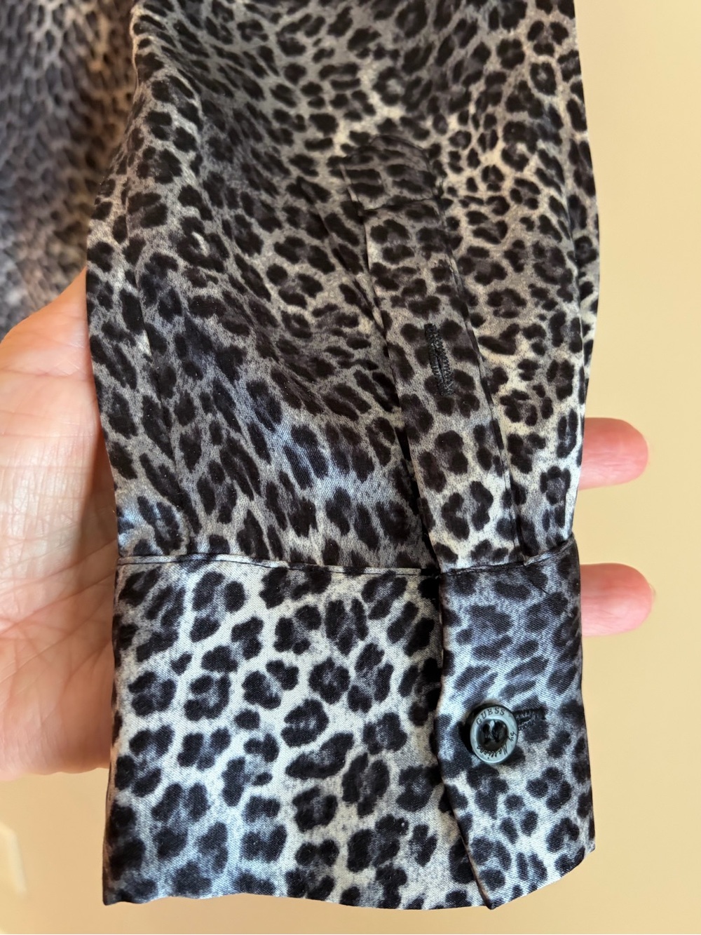 Guess by Marciano size small leopard blouse - Picture 12 of 12